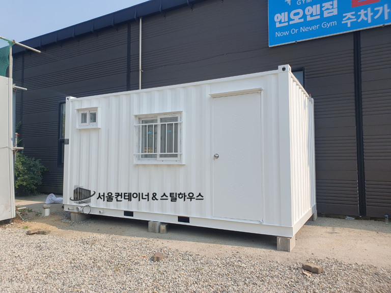 용인 컨테이너하우스 주문, 기흥으로 출고된 기숙사컨테이너 또는 휴게실컨테이너 로 사용가능한 소형컨테이너입니다.