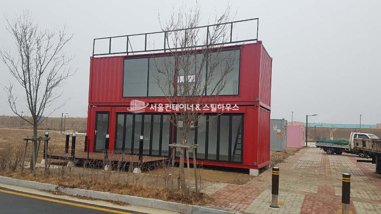 안산 중고컨테이너분양사무실 출고 - 간판대, 데크 시공
