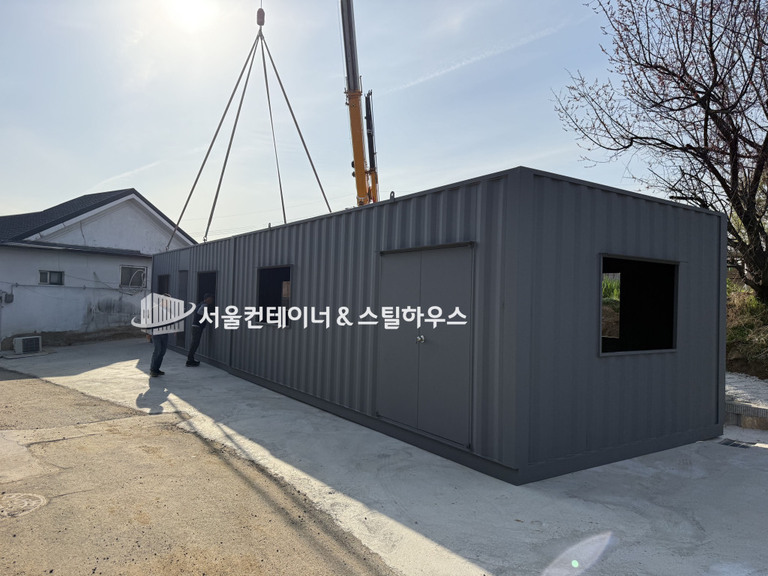 화성으로 컨테이너 출고완료했습니다. 빈깡통 컨테이너 주문제작 서울컨테이너입니다.