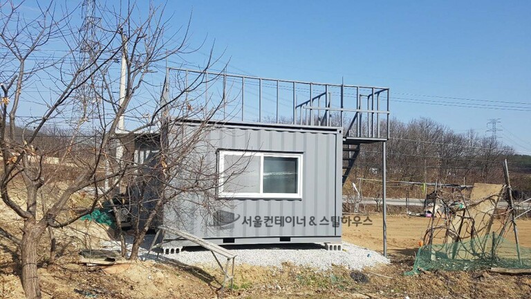 여주 지붕에 데크 있는 컨테이너 제작 및 계단, 데크난간 현장시공