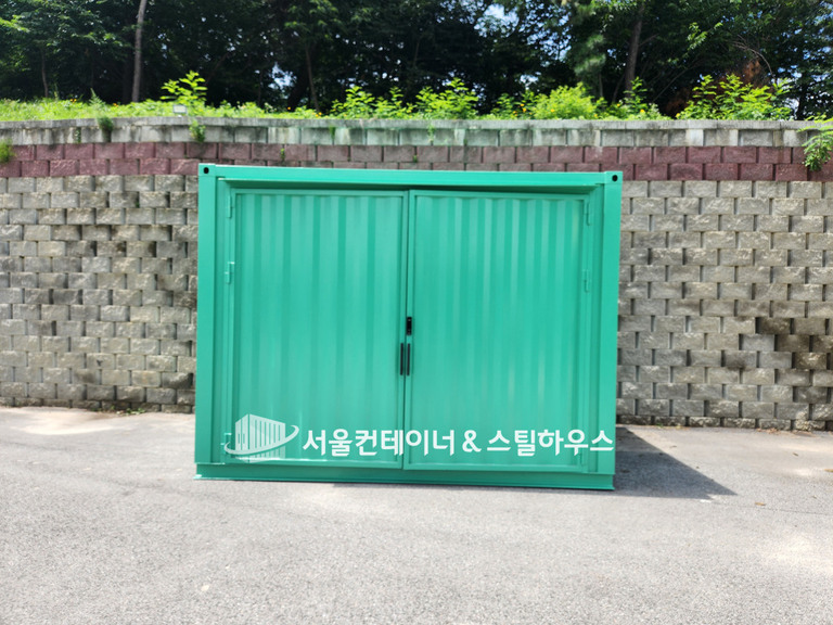 이천 설성 컨테이너창고 주문제작, 특대사이즈 출입문 제작으로 창고의 효율성을 높인 컨테이너입니다.