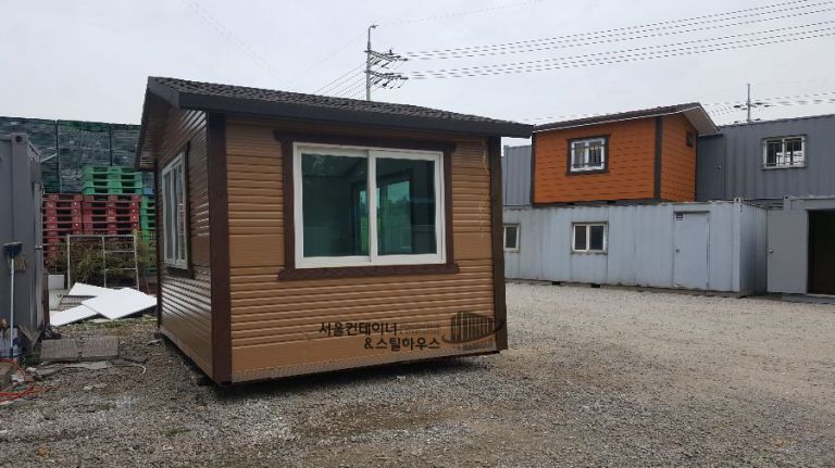  이천 모가 출고, 3m*4m  판넬주택 외부 수리, 우레탄페인트로 판넬 도색완료 - 판매종료, 주문제작 가능합니다.